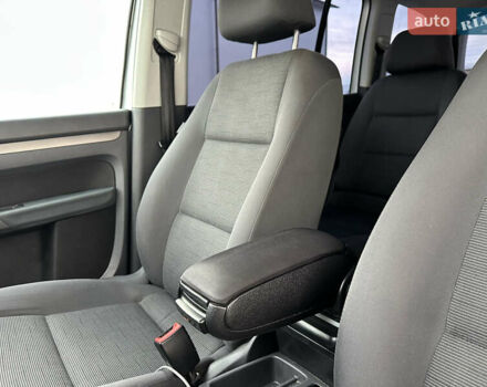 Серый Фольксваген Туран, объемом двигателя 1.6 л и пробегом 215 тыс. км за 6800 $, фото 32 на Automoto.ua