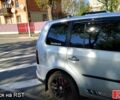 Серый Фольксваген Туран, объемом двигателя 1.4 л и пробегом 214 тыс. км за 5100 $, фото 3 на Automoto.ua