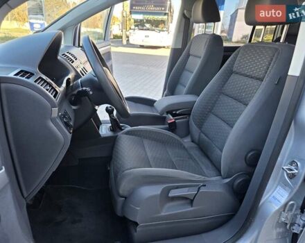 Серый Фольксваген Туран, объемом двигателя 1.6 л и пробегом 225 тыс. км за 6700 $, фото 25 на Automoto.ua