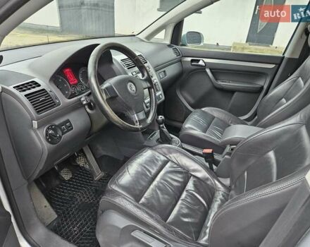 Сірий Фольксваген Туран, об'ємом двигуна 1.97 л та пробігом 315 тис. км за 7100 $, фото 6 на Automoto.ua