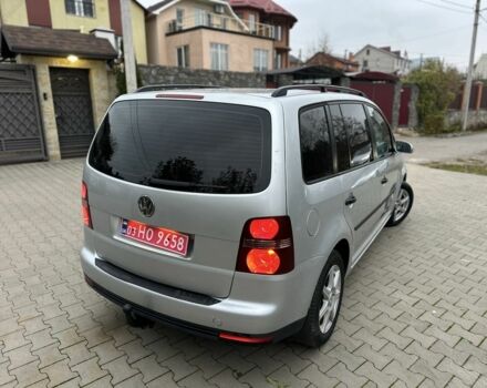 Серый Фольксваген Туран, объемом двигателя 1.6 л и пробегом 215 тыс. км за 6500 $, фото 4 на Automoto.ua