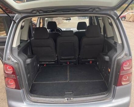 Серый Фольксваген Туран, объемом двигателя 1.6 л и пробегом 225 тыс. км за 6000 $, фото 14 на Automoto.ua