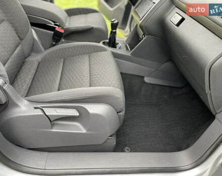 Серый Фольксваген Туран, объемом двигателя 1.9 л и пробегом 263 тыс. км за 7400 $, фото 26 на Automoto.ua