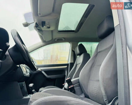 Серый Фольксваген Туран, объемом двигателя 2 л и пробегом 245 тыс. км за 7300 $, фото 18 на Automoto.ua