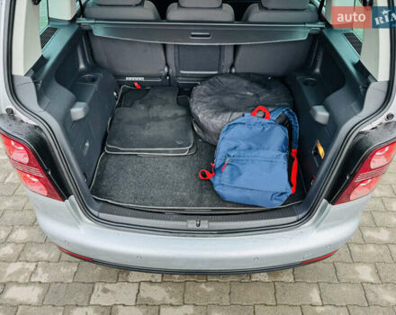 Серый Фольксваген Туран, объемом двигателя 2 л и пробегом 245 тыс. км за 7300 $, фото 23 на Automoto.ua