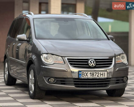 Сірий Фольксваген Туран, об'ємом двигуна 1.9 л та пробігом 221 тис. км за 6600 $, фото 4 на Automoto.ua