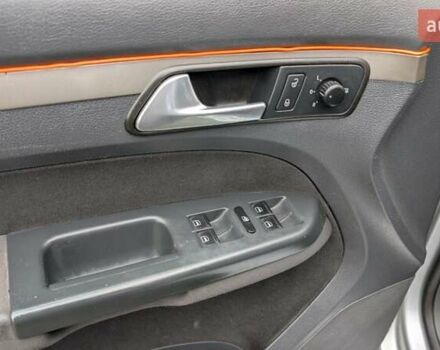 Серый Фольксваген Туран, объемом двигателя 1.39 л и пробегом 211 тыс. км за 5500 $, фото 10 на Automoto.ua