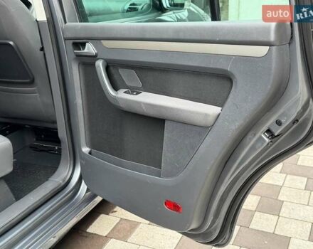 Серый Фольксваген Туран, объемом двигателя 1.6 л и пробегом 251 тыс. км за 6950 $, фото 40 на Automoto.ua