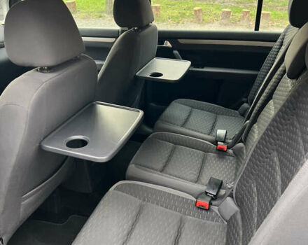 Сірий Фольксваген Туран, об'ємом двигуна 1.39 л та пробігом 208 тис. км за 7200 $, фото 11 на Automoto.ua