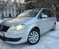 Сірий Фольксваген Туран, об'ємом двигуна 2 л та пробігом 275 тис. км за 7500 $, фото 1 на Automoto.ua