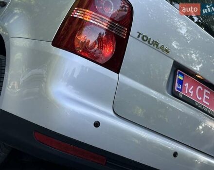 Сірий Фольксваген Туран, об'ємом двигуна 1.6 л та пробігом 230 тис. км за 6750 $, фото 63 на Automoto.ua