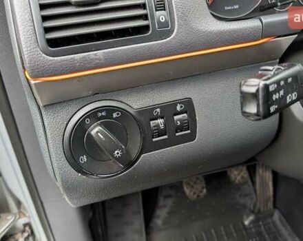 Серый Фольксваген Туран, объемом двигателя 1.39 л и пробегом 211 тыс. км за 5500 $, фото 11 на Automoto.ua