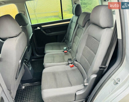 Серый Фольксваген Туран, объемом двигателя 2 л и пробегом 245 тыс. км за 7300 $, фото 21 на Automoto.ua