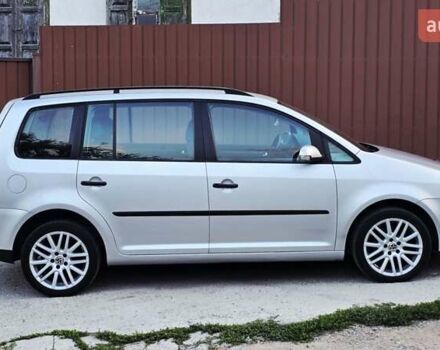 Сірий Фольксваген Туран, об'ємом двигуна 1.6 л та пробігом 225 тис. км за 7777 $, фото 12 на Automoto.ua