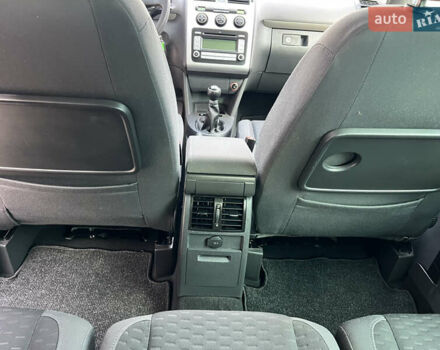 Серый Фольксваген Туран, объемом двигателя 1.6 л и пробегом 217 тыс. км за 8200 $, фото 54 на Automoto.ua