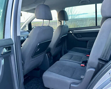 Сірий Фольксваген Туран, об'ємом двигуна 1.4 л та пробігом 248 тис. км за 7500 $, фото 30 на Automoto.ua