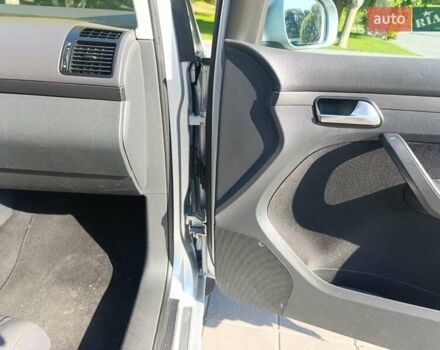 Серый Фольксваген Туран, объемом двигателя 1.6 л и пробегом 237 тыс. км за 6800 $, фото 13 на Automoto.ua