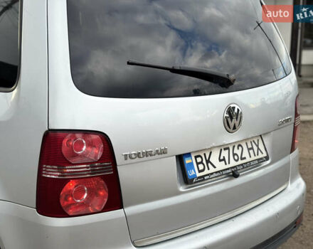 Сірий Фольксваген Туран, об'ємом двигуна 1.97 л та пробігом 370 тис. км за 6200 $, фото 11 на Automoto.ua