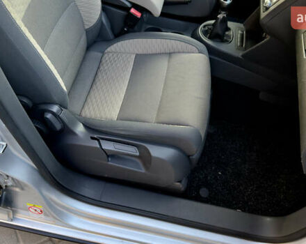 Сірий Фольксваген Туран, об'ємом двигуна 1.6 л та пробігом 218 тис. км за 8400 $, фото 51 на Automoto.ua