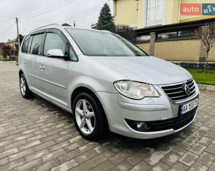 Серый Фольксваген Туран, объемом двигателя 2 л и пробегом 245 тыс. км за 7300 $, фото 3 на Automoto.ua