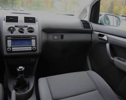 Серый Фольксваген Туран, объемом двигателя 1.6 л и пробегом 218 тыс. км за 8600 $, фото 13 на Automoto.ua