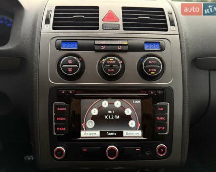 Сірий Фольксваген Туран, об'ємом двигуна 1.9 л та пробігом 221 тис. км за 6600 $, фото 33 на Automoto.ua