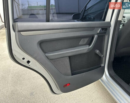 Серый Фольксваген Туран, объемом двигателя 1.6 л и пробегом 215 тыс. км за 6800 $, фото 34 на Automoto.ua