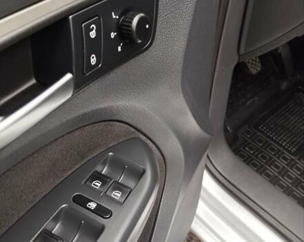 Серый Фольксваген Туран, объемом двигателя 1.6 л и пробегом 254 тыс. км за 7650 $, фото 40 на Automoto.ua