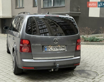 Серый Фольксваген Туран, объемом двигателя 1.9 л и пробегом 282 тыс. км за 6900 $, фото 7 на Automoto.ua