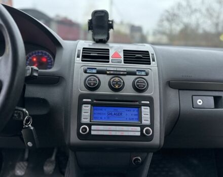 Серый Фольксваген Туран, объемом двигателя 1.6 л и пробегом 215 тыс. км за 6500 $, фото 8 на Automoto.ua