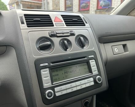 Серый Фольксваген Туран, объемом двигателя 1.6 л и пробегом 275 тыс. км за 6500 $, фото 14 на Automoto.ua