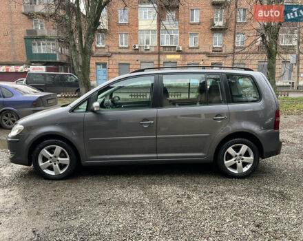 Сірий Фольксваген Туран, об'ємом двигуна 1.39 л та пробігом 208 тис. км за 7200 $, фото 6 на Automoto.ua