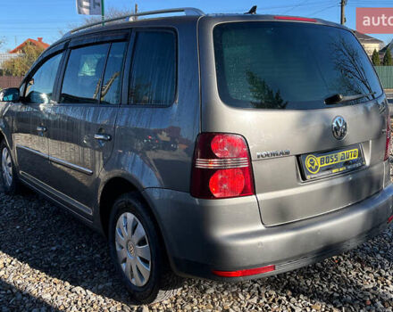 Серый Фольксваген Туран, объемом двигателя 1.39 л и пробегом 242 тыс. км за 7000 $, фото 4 на Automoto.ua