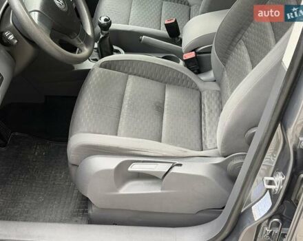 Серый Фольксваген Туран, объемом двигателя 1.6 л и пробегом 251 тыс. км за 6950 $, фото 22 на Automoto.ua