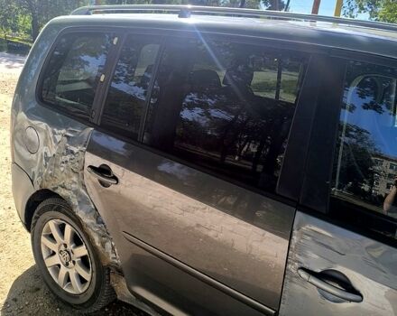 Сірий Фольксваген Туран, об'ємом двигуна 1.4 л та пробігом 208 тис. км за 4200 $, фото 2 на Automoto.ua