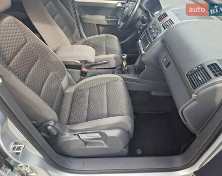 Серый Фольксваген Туран, объемом двигателя 1.39 л и пробегом 211 тыс. км за 6200 $, фото 12 на Automoto.ua