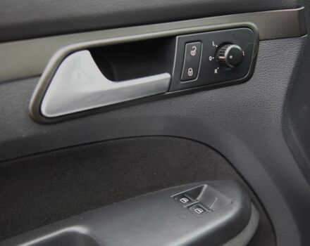 Серый Фольксваген Туран, объемом двигателя 1.6 л и пробегом 218 тыс. км за 8600 $, фото 21 на Automoto.ua