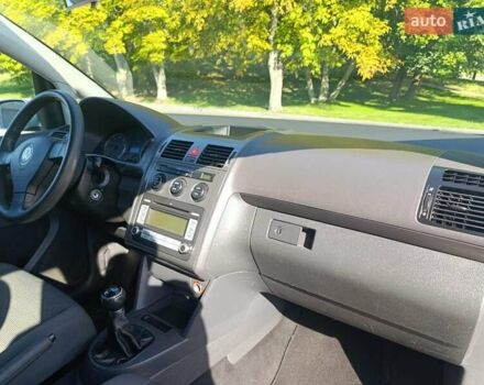 Серый Фольксваген Туран, объемом двигателя 1.6 л и пробегом 237 тыс. км за 6800 $, фото 12 на Automoto.ua