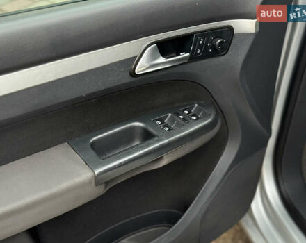 Сірий Фольксваген Туран, об'ємом двигуна 1.97 л та пробігом 370 тис. км за 6200 $, фото 23 на Automoto.ua