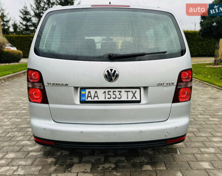 Серый Фольксваген Туран, объемом двигателя 2 л и пробегом 245 тыс. км за 7300 $, фото 6 на Automoto.ua
