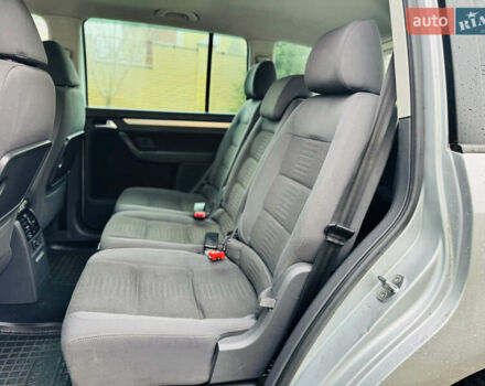 Серый Фольксваген Туран, объемом двигателя 2 л и пробегом 245 тыс. км за 7300 $, фото 20 на Automoto.ua