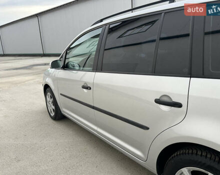 Серый Фольксваген Туран, объемом двигателя 1.6 л и пробегом 215 тыс. км за 6800 $, фото 6 на Automoto.ua