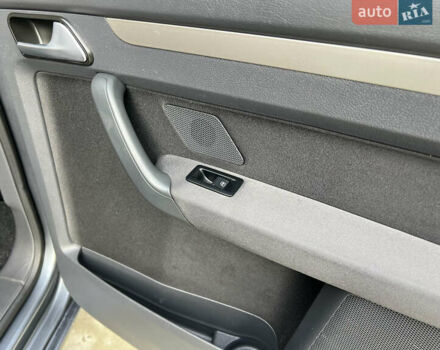 Серый Фольксваген Туран, объемом двигателя 1.6 л и пробегом 217 тыс. км за 8200 $, фото 59 на Automoto.ua