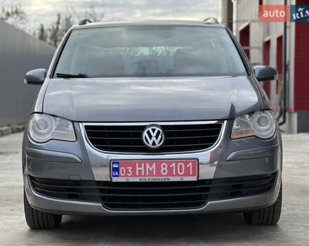 Серый Фольксваген Туран, объемом двигателя 1.6 л и пробегом 217 тыс. км за 8200 $, фото 9 на Automoto.ua