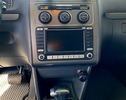 Сірий Фольксваген Туран, об'ємом двигуна 1.4 л та пробігом 242 тис. км за 7000 $, фото 5 на Automoto.ua