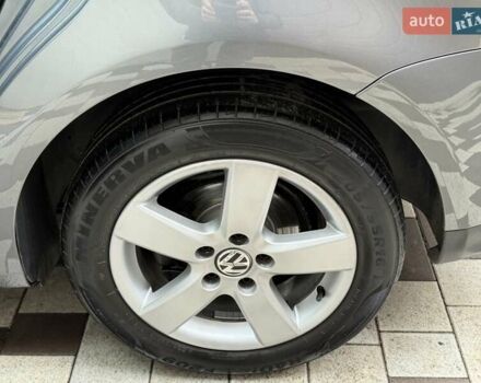 Серый Фольксваген Туран, объемом двигателя 1.6 л и пробегом 251 тыс. км за 6950 $, фото 34 на Automoto.ua