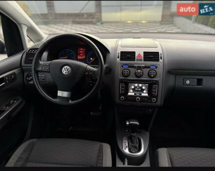Серый Фольксваген Туран, объемом двигателя 1.9 л и пробегом 222 тыс. км за 7700 $, фото 6 на Automoto.ua