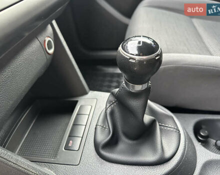 Серый Фольксваген Туран, объемом двигателя 1.6 л и пробегом 215 тыс. км за 6800 $, фото 31 на Automoto.ua