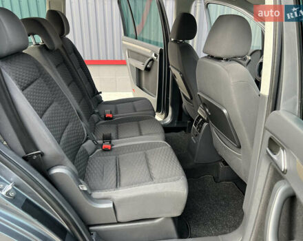 Серый Фольксваген Туран, объемом двигателя 1.6 л и пробегом 217 тыс. км за 8200 $, фото 60 на Automoto.ua