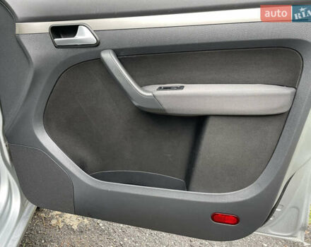 Серый Фольксваген Туран, объемом двигателя 1.9 л и пробегом 263 тыс. км за 7400 $, фото 25 на Automoto.ua